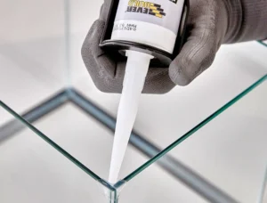 زمان خشک شدن چسب آکواریوم